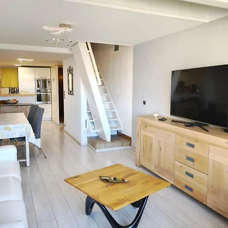 Bright 3 Minutes From The Appartement