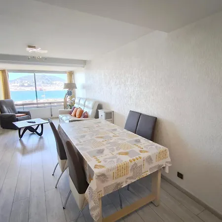 Appartement Bright 3 Minutes From The